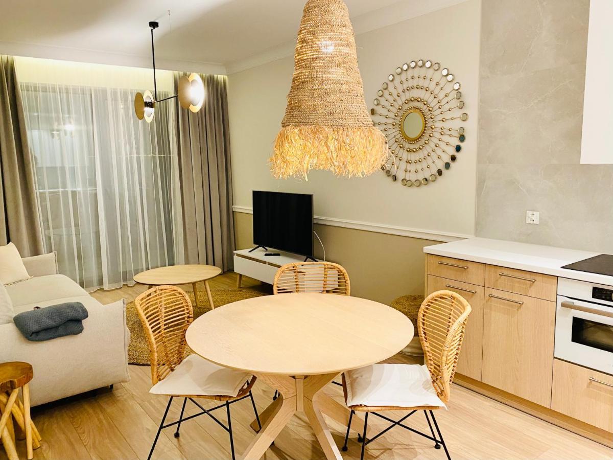 Przy Plazy - Z Prywatnym Ogrodkiem Rezydencja Niechorze Apartment Екстериор снимка